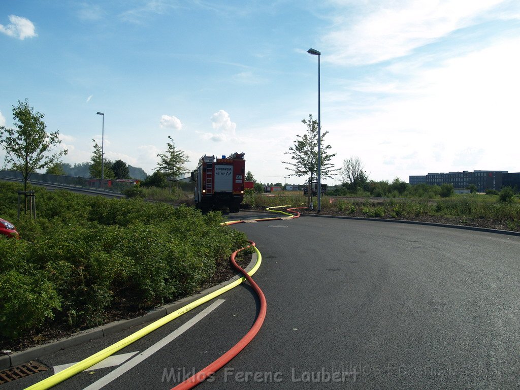 Feuer Koeln Ossendorf Butzweiler Hof neben IKEA P395.JPG